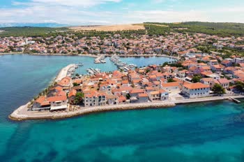 Bibinje is a charming coastal town located in Croatia, known for its crystal-clear waters and picturesque beaches.