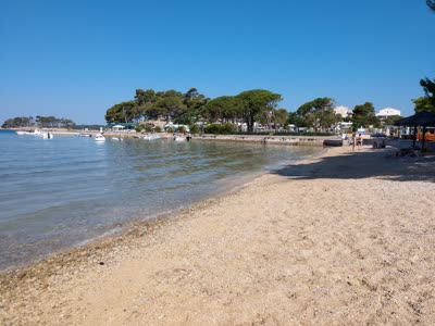 Beach Padova, distance from the center of Banjol: 0.69 km