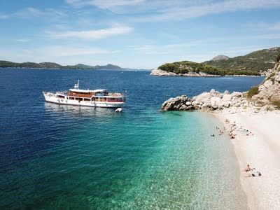 Pebble beach Tri brata, distance from the center of Zaton Dubrovnik: 1.43 km