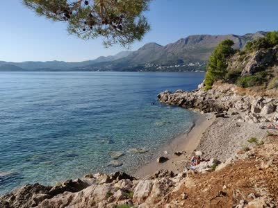 Pebble beach Tiha, distance from the center of Cavtat: 1.63 km