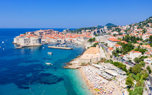 Discover the allure of Banje beach in Dubrovnik, Croatia. Immerse yourself in crystal-clear waters, stunning views, and vibrant beach clubs. Explore the ultimate beach getaway in this breathtaking Adriatic paradise.